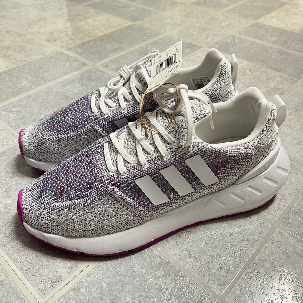 NWOB Adidas Swift Run 22 W White and Pink Running Shoes